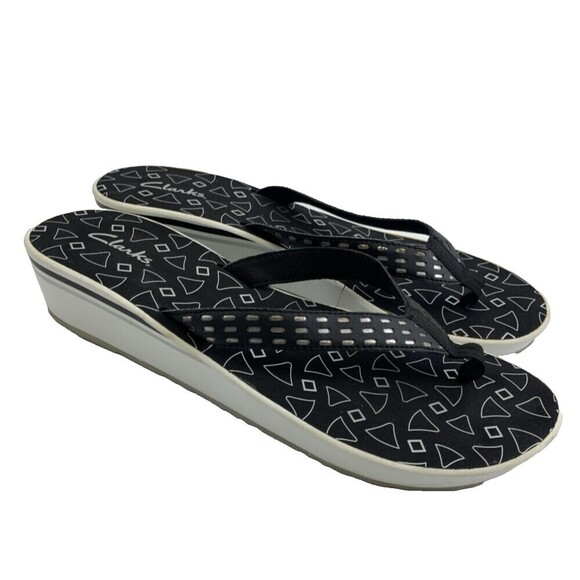 Clarks Liya Bevin Sandal Thong Slip On Low Wedge Black Metallic Cut Out Women 11 - Picture 3 of 15